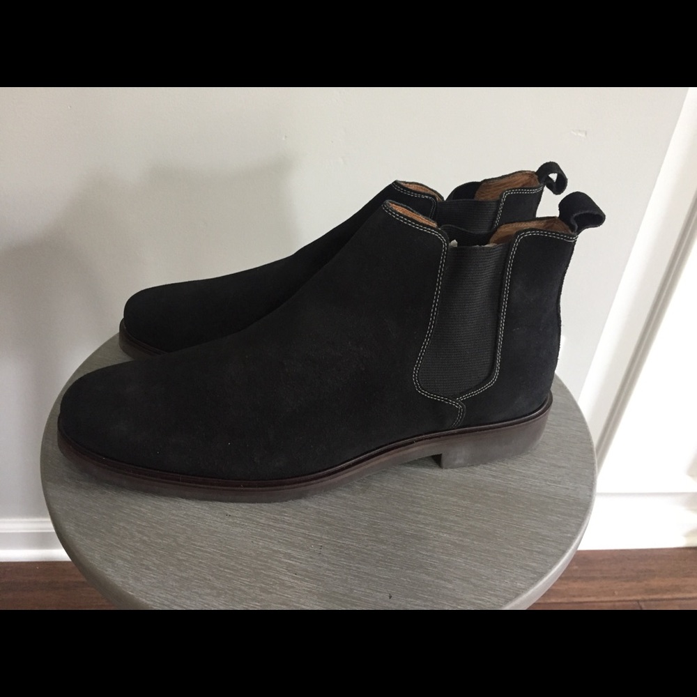 *Brand new in box* Donald/Pliner Black suede shoes